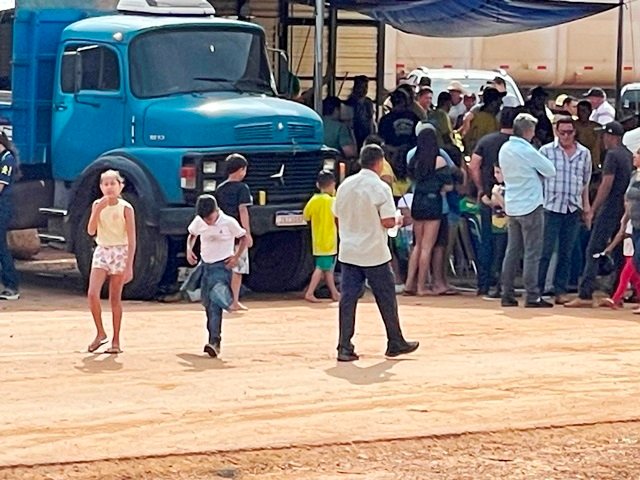 Manifesto contra eleições presidenciais de 2022 e bloqueio da MT-320 parte 001