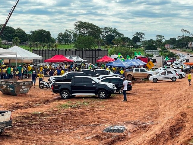 Manifesto contra eleições presidenciais de 2022 e bloqueio da MT-320 parte 001