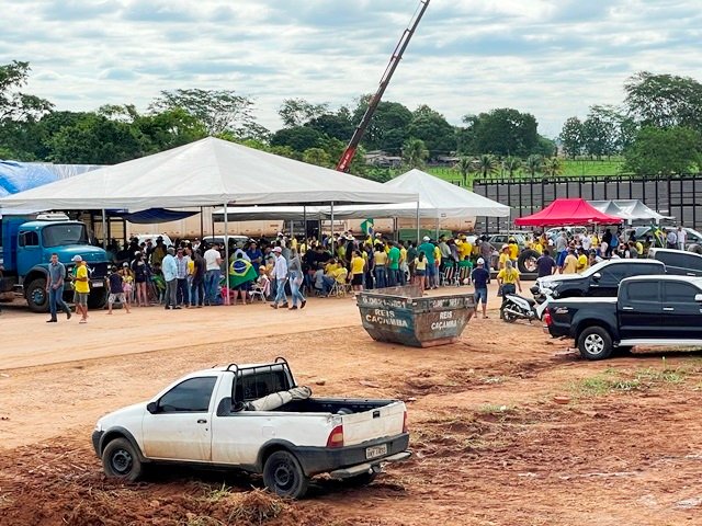 Manifesto contra eleições presidenciais de 2022 e bloqueio da MT-320 parte 001