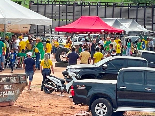 Manifesto contra eleições presidenciais de 2022 e bloqueio da MT-320 parte 001