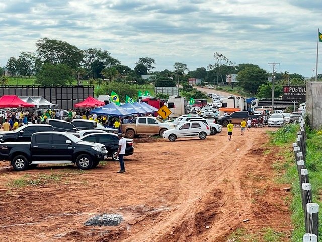 Manifesto contra eleições presidenciais de 2022 e bloqueio da MT-320 parte 001