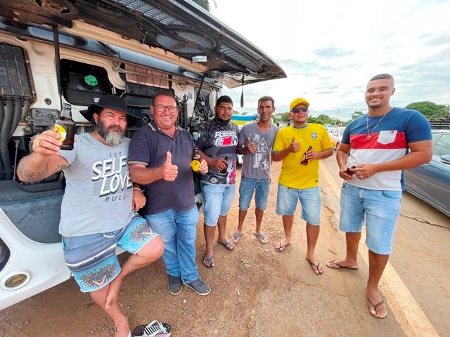 Manifesto contra eleições presidenciais de 2022 e bloqueio da MT-320 parte 002