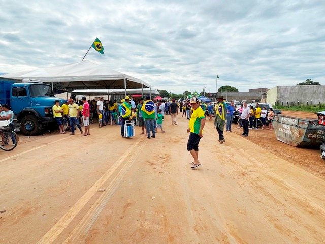 Manifesto contra eleições presidenciais de 2022 e bloqueio da MT-320 parte 002