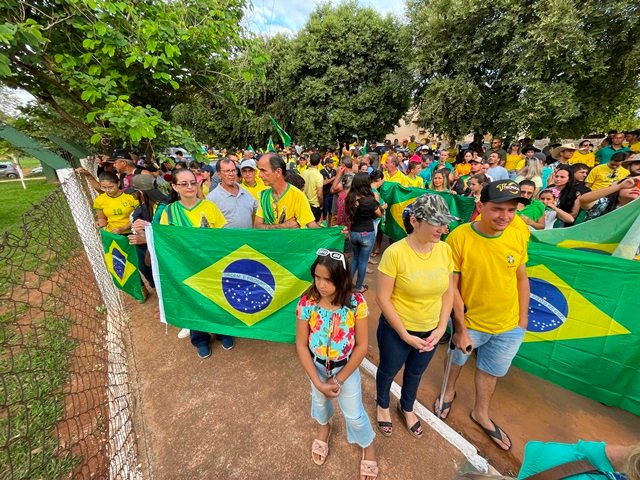 População vai ate o TG de Colíder para pedir Intervenção Federal Já!