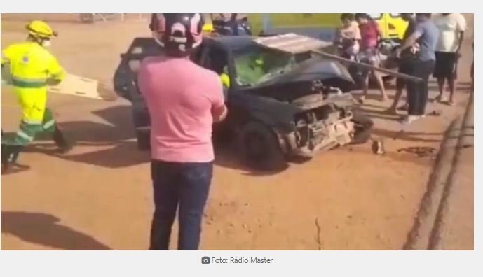 Homem fica preso às ferragens em acidente na BR-163
