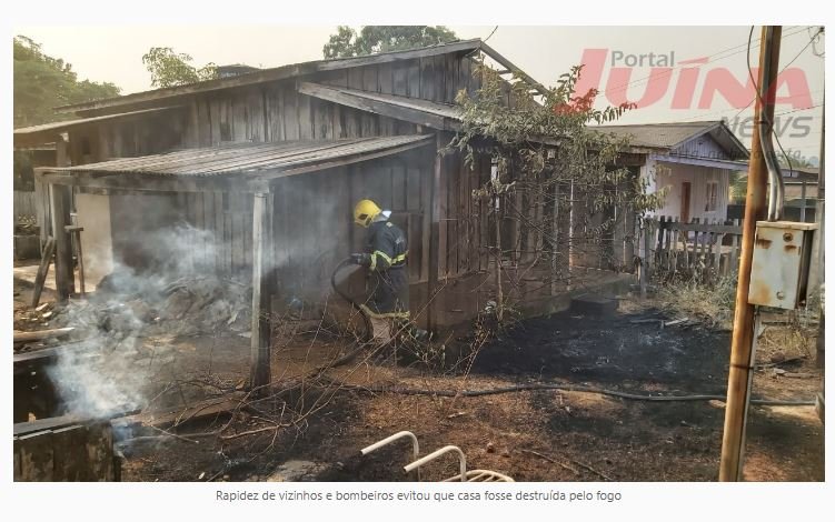 Crianças brincam com bombinhas e provocam princípio de incêndio em residência. (Fotos)