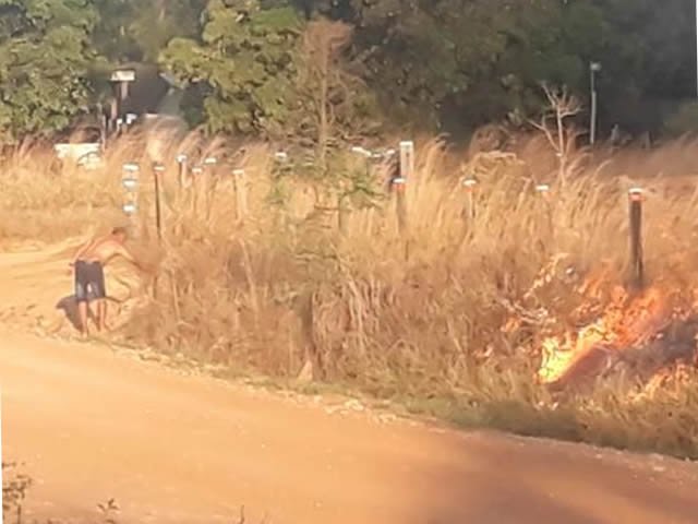 Homem é flagrado em Colíder colocando fogo em pastagens. (Video)