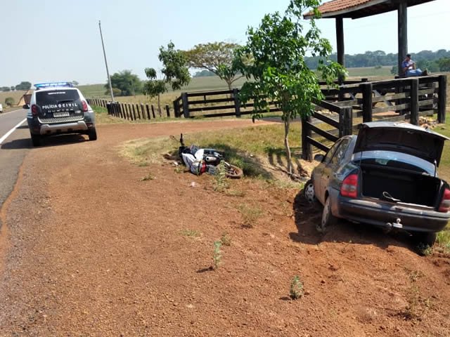 Suspeita-se que o motorista do carro tenha passado mau e acabou atropelando o idoso em Colíder. (Fotos)