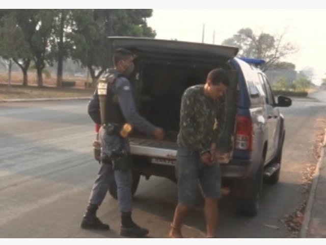 Rapaz que fugiu de delegacia é recapturado. Ele é suspeito de assassinar agrônomo de Colíder