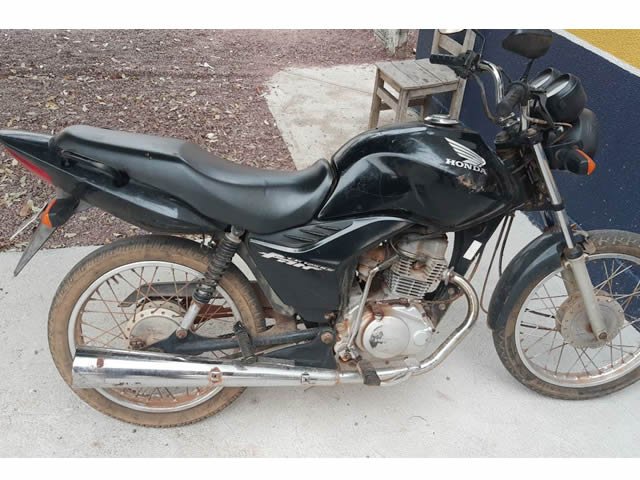 Policia de Santa Helena prende homem e recupera moto roubada em Lucas do Rio Verde. (Fotos)