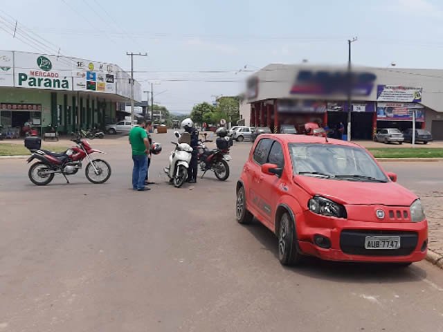 Mulher em Colíder fica ferida após ser colhida por veiculo no centro da cidade. (Fotos)