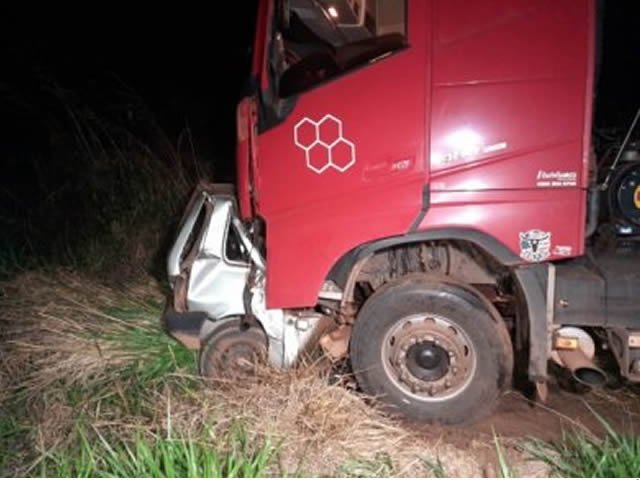 Garoto pega carro escondido dos pais e morre em acidente em MT