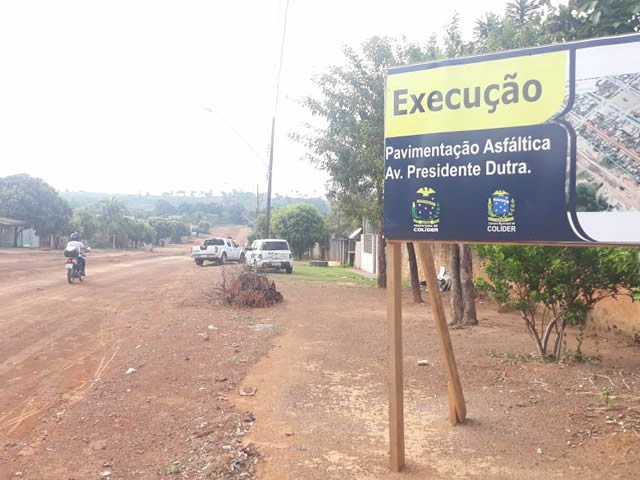Asfalto na Avenida Pres. Dutra em Colíder teve obra lançada e não será concluída. (Fotos)