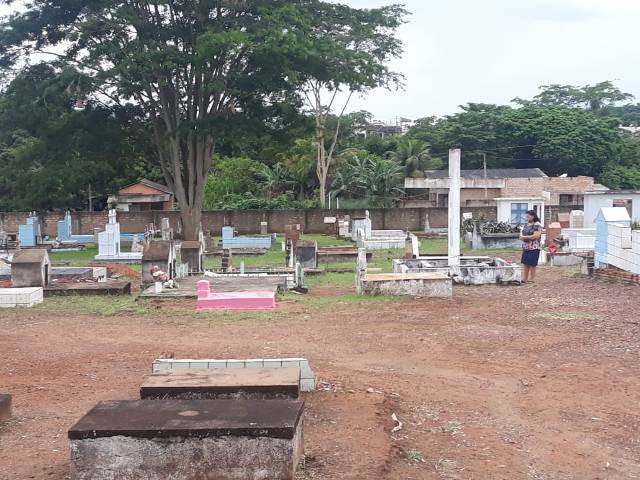 Colidenses preparam para visitação nos cemitérios neste feriado de Finados. (Fotos)