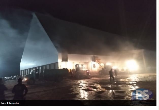 Incêndio atinge algodoeira em Nova Ubiratã. (Fotos)
