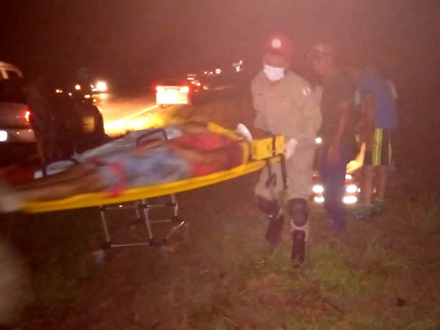 Cavalo solto na MT-320 em Colíder causa acidente com duas vitimas. (Fotos)