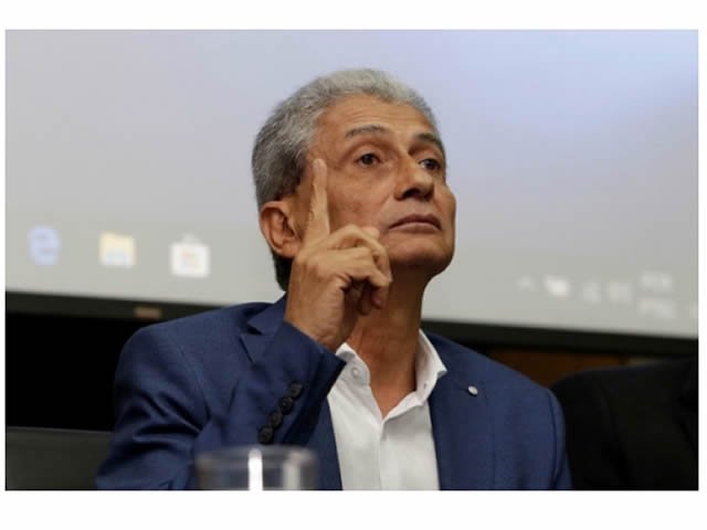8 prefeitos vão à Justiça contra reeleição de Neurilan para 4º mandato na AMM