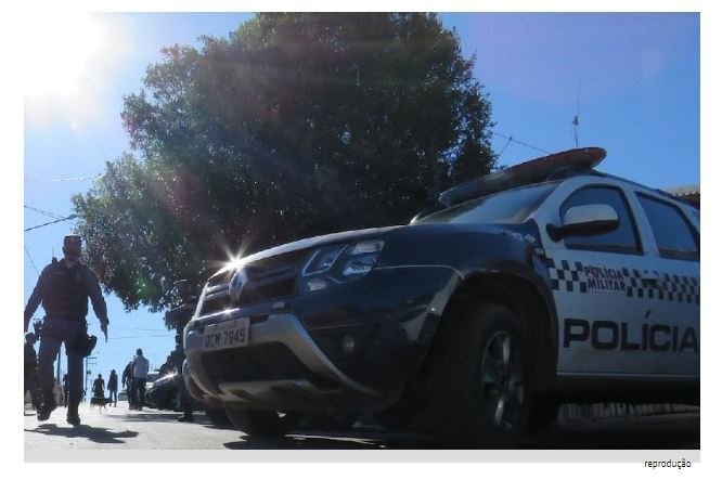 Irmãos são esfaqueados na madrugada, uma das vítimas continua internada