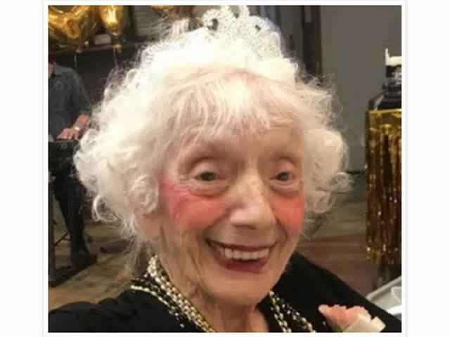 Mulher de 102 anos que já sobreviveu à gripe espanhola, um câncer, uma hemorragia interna e sepse, está curada pela 2ª vez do corona vírus