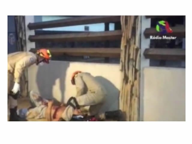 Policial atira em bandido que tentou invadir casa