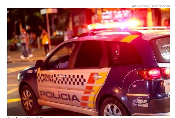 Homem é assassinado a pauladas e facada em residência