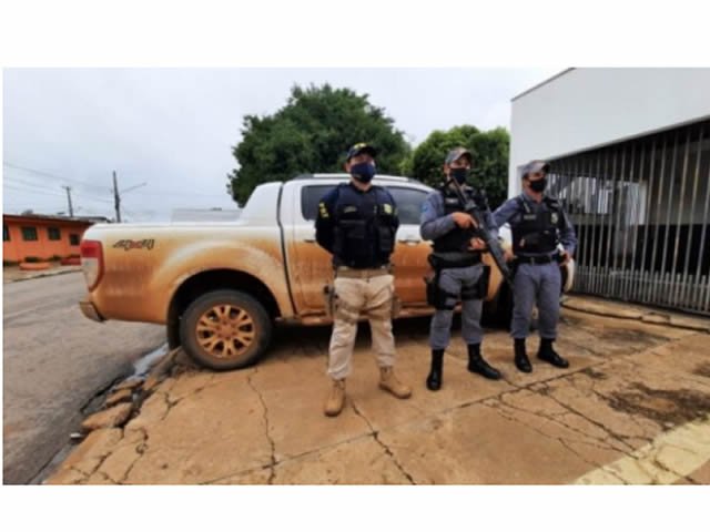 PRF com PM recuperam em Sorriso caminhonete furtada