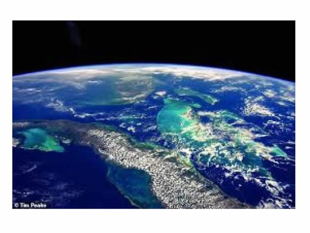 Professor de Harvard afirma em livro: alienígenas passaram perto da Terra em 2017