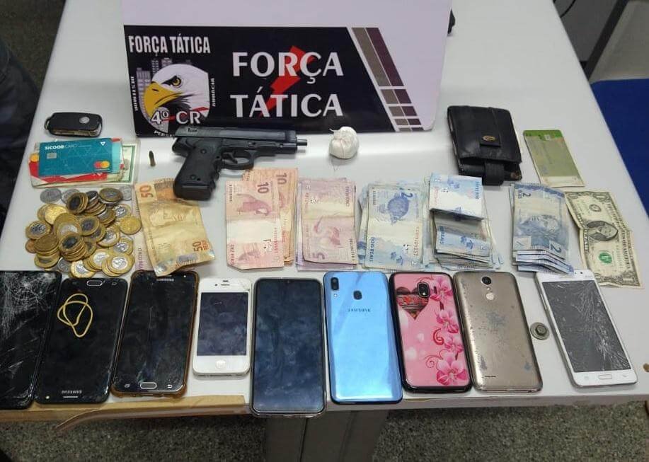 Policiais evitam mais um ‘salve’ e encaminham cinco à delegacia
