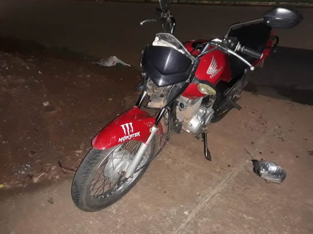 Motoqueiro quebra a mão em Colider após chocar na traseira de camionete estacionada (fotos)