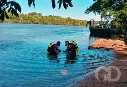 Corpo de jovem que se afogou é encontrado a 15 metros de profundidade
