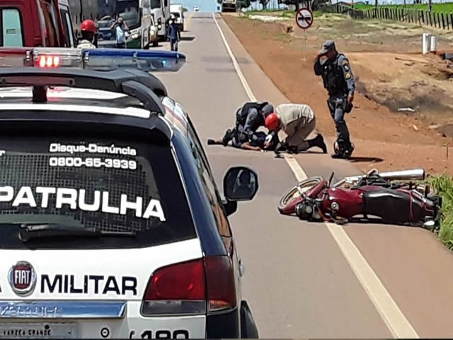 Motociclista em Colíder falece após chocar na traseira de caminhão na rodovia. (Fotos)