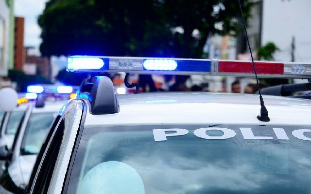 Idoso de 82 anos ‘prende’ funcionária em quarto e pede para mamar