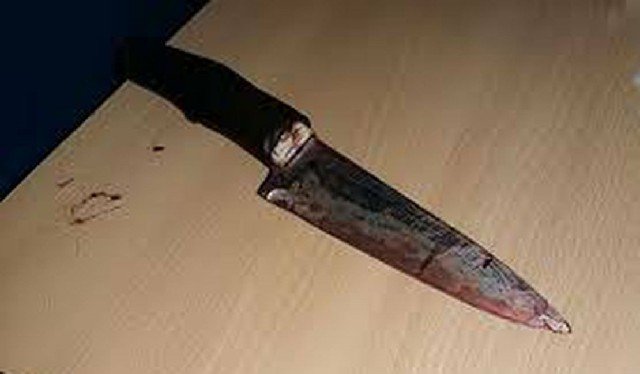 Homem foge após esfaquear e agredir a mulher, sogra e a mãe dele