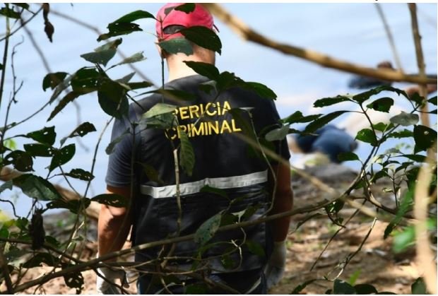 Amarrados, corpos de duas mulheres executadas a tiros são encontrados em rio