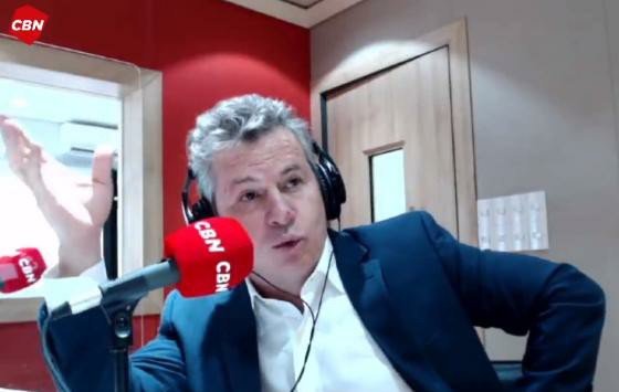 "População age como se nada estivesse acontecendo", diz Mendes