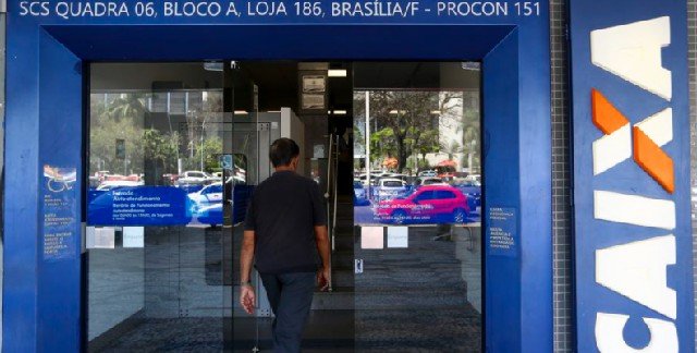 Caixa paga abono salarial para nascidos em janeiro e fevereiro