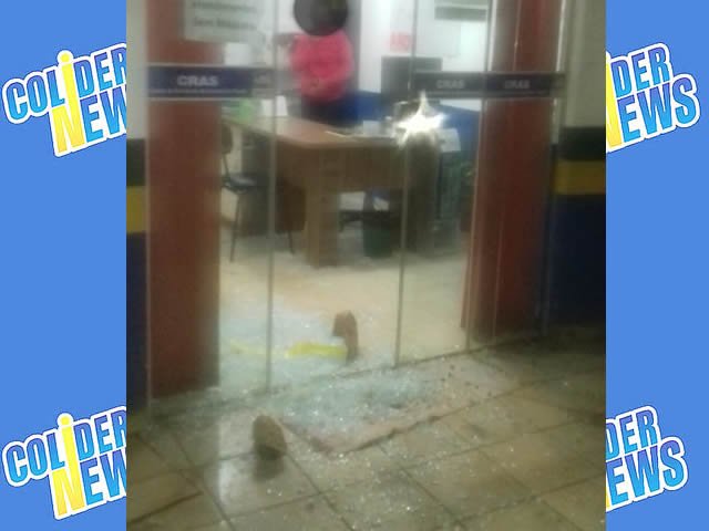 Meliantes arrombam porta do CRAS e furtam aparelho de TV.