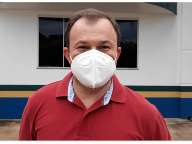 Enfermeira Colidense e a primeira pessoa a receber a vacina contra COVID-19 na nossa cidade. (Vídeo)