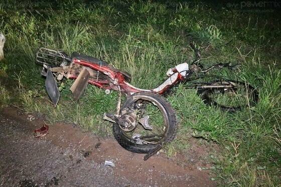 Motociclista é atropelado por S10 e carro passa por cima de motoneta em rodovia de MT