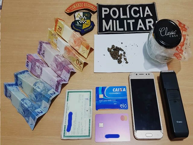 Homem e preso no Terminal Rodoviário de Colíder, com drogas na mochila.