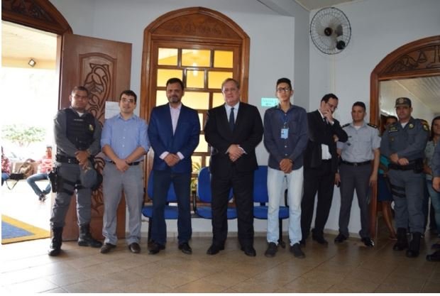 PM que salvou juiz ao atirar em bandido é elogiado pelo presidente do TJ