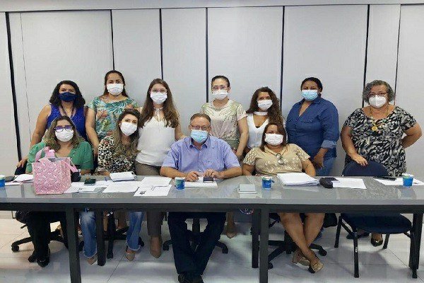 Diretora do Hospital Regional de Colíder participa de reunião na SES para planejar ações prioritárias