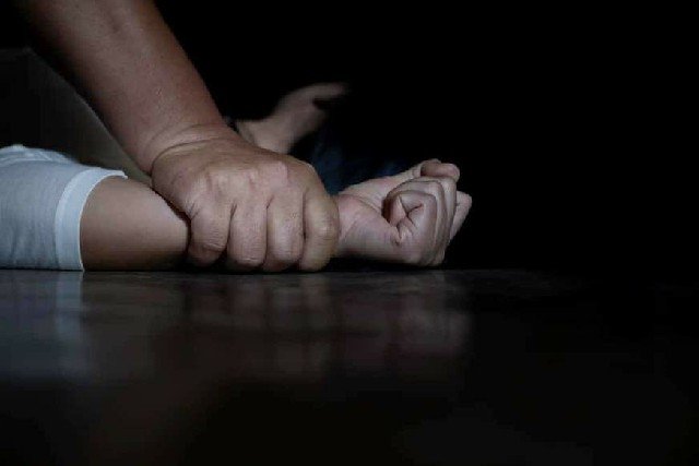 Padrasto estupra duas enteadas, tenta fugir e acaba preso pela polícia