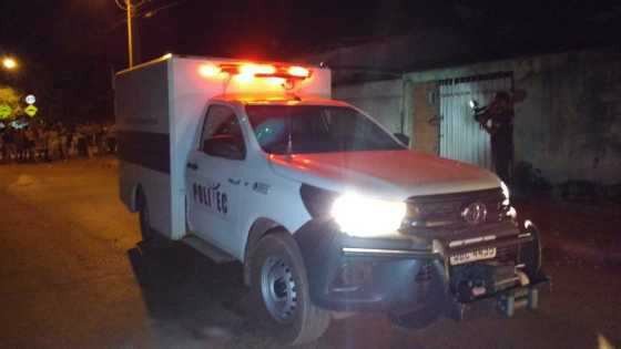 Homem pega mala para ir embora de casa e é degolado por desconhecido