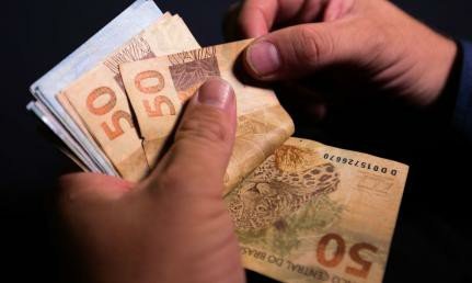 Número de endividados no país chega a maior patamar em mais de uma década