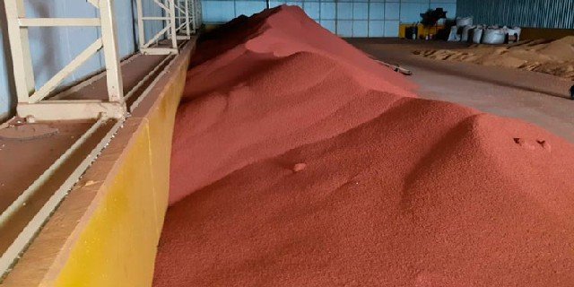 Polícia apreende 150 toneladas de fertilizantes desviados de empresa em MT