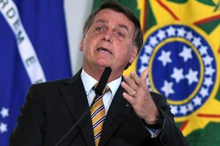 Bolsonaro diz que estuda mudar cobrança de ICMS de combustíveis