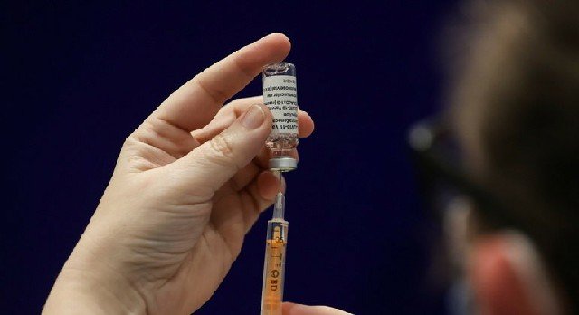 Fiocruz quer submeter à Anvisa em 13 dias vacina de Oxford brasileira