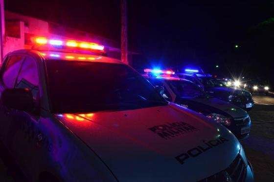 Acusada de provocar confusão, já pediu para transar com policial