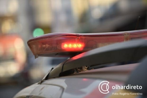 Dono de motel tenta assassinar homem após recusa de locação por defeito em portão